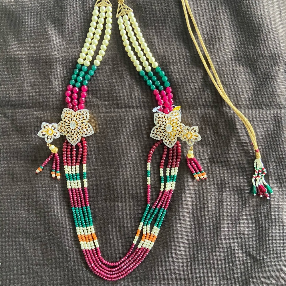 Necklace and Earrings Set!